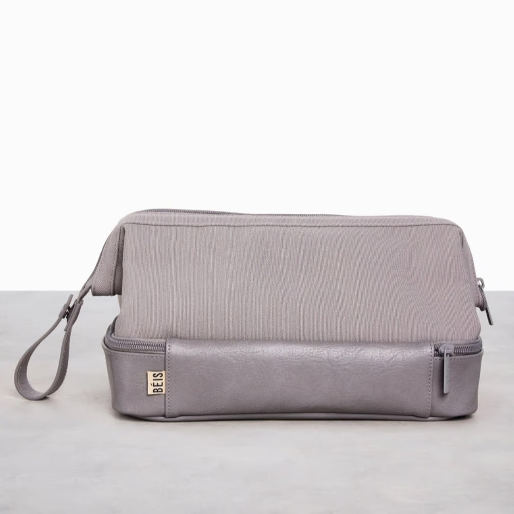 NWOT Beis Dopp Kit in Grey
